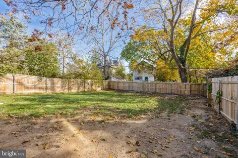 Exterior - 11 S Cedar Ln, Upper Darby, PA 19082 photo 2 of 4