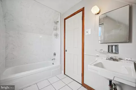 Bath - 11 S Cedar Ln, Upper Darby, PA 19082 photo 5 of 5
