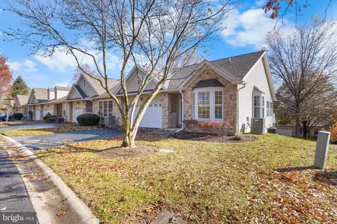 1579 Country Club Dr, Springfield, PA 19064