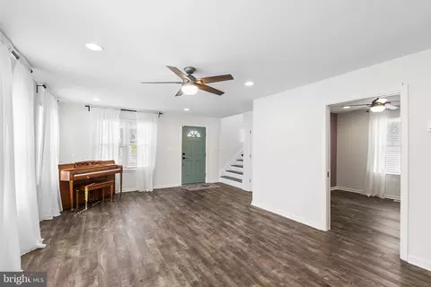 Entry Way - 405 Walnut St, Boothwyn, PA 19061 photo 1 of 4