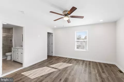 Entry Way - 405 Walnut St, Boothwyn, PA 19061 photo 4 of 4