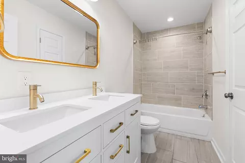 Bath - 405 Walnut St, Boothwyn, PA 19061 photo 4 of 4