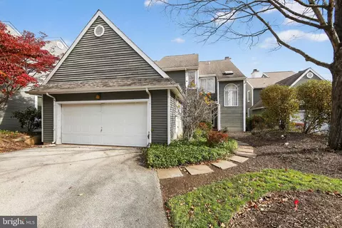 31 Horseshoe Ln, Newtown Square, PA 19073