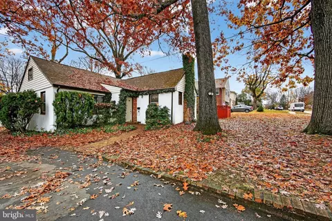 31 Barren Rd, Newtown Square, PA 19073