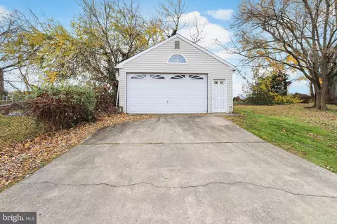Exterior - 357 Cedar Ave, Holmes, PA 19043 photo 2 of 2