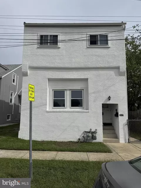 207 Carre Ave, Essington, PA 19029