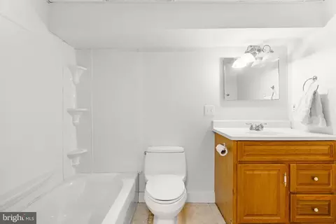 Bath - 245 Willow Ave, Wayne, PA 19087 photo 1 of 4