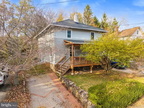 245 Willow Ave, Wayne, PA 19087