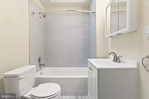 Bath - 7229 Clinton Rd, Darby, PA 19082 photo 1 of 1