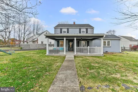 2330 Poe Rd, Secane, PA 19018