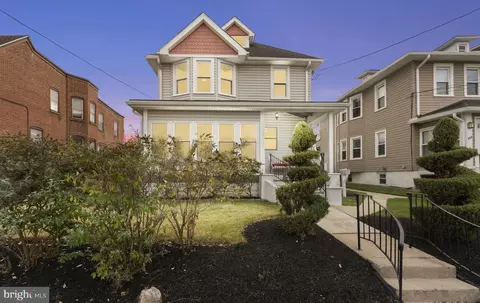 934 12th Ave, Prospect Park, PA 19076