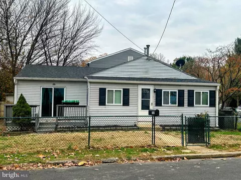 787 Pennsylvania Ave, Wallingford, PA 19086