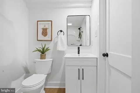 Bath - 338 Wayne Ave, Springfield, PA 19064 photo 2 of 3