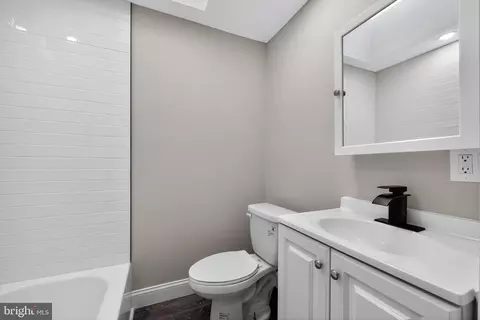 1556 Summit St, Marcus Hook, PA 19061 photo 10