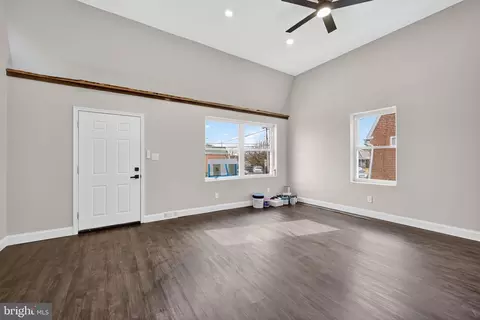 1556 Summit St, Marcus Hook, PA 19061 photo 4