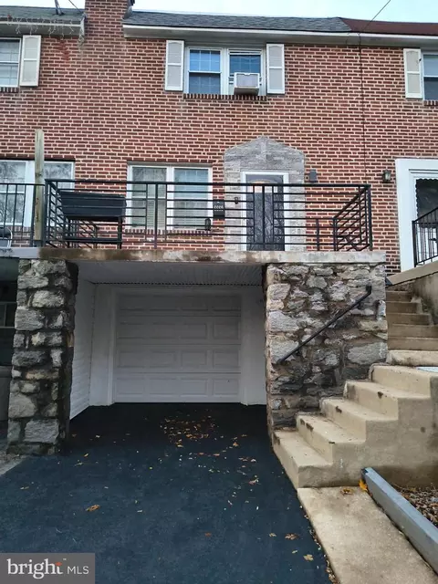6669 Church Ln, Upper Darby, PA 19082