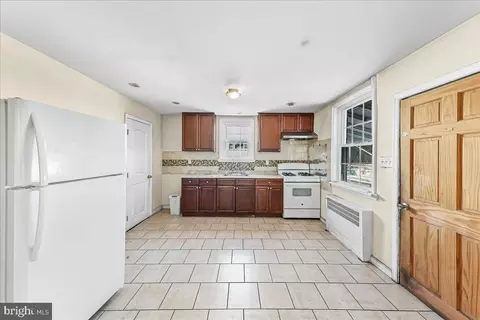 Entry Way - 116 Richfield Rd, Darby, PA 19082 photo 1 of 4