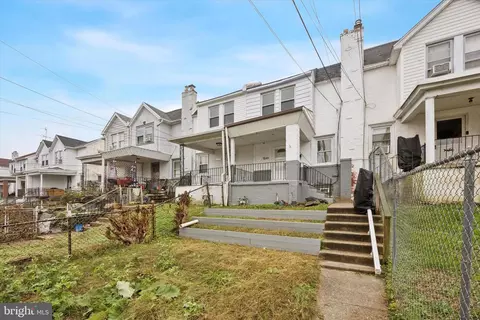 7046 Radbourne Rd, Darby, PA 19082