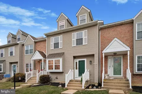 86 Louis James Ct #86, Chichester, PA 19014