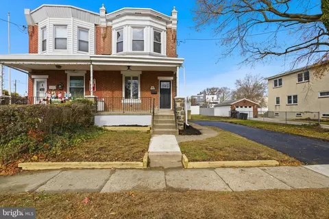 210 Powhattan Ave, Essington, PA 19029