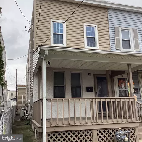 Exterior - 13 W 8th St, Marcus Hook, PA 19061 photo 4 of 12