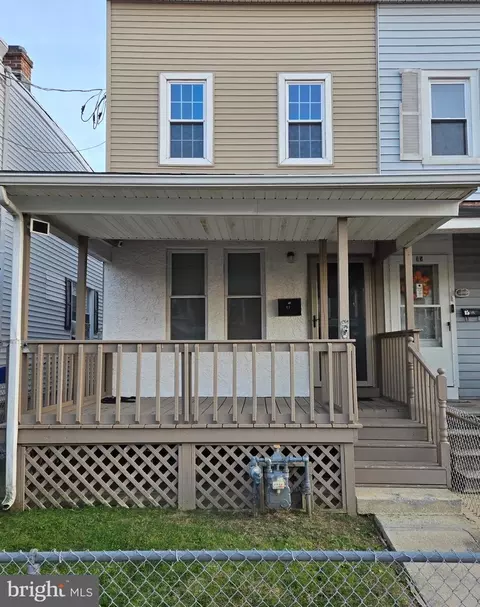 Exterior - 13 W 8th St, Marcus Hook, PA 19061 photo 11 of 12