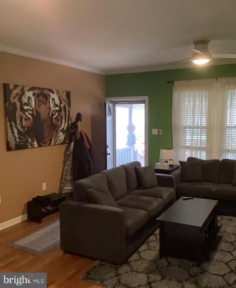 Entry Way - 13 W 8th St, Marcus Hook, PA 19061 photo 2 of 4