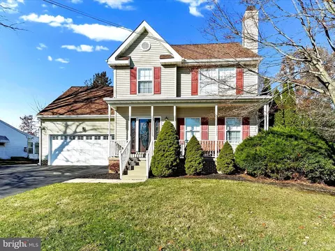 2410 Larkin Rd, Boothwyn, PA 19061