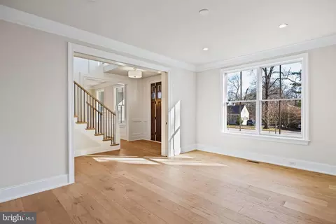 Living - 16 Fariston Rd, Wayne, PA 19087 photo 2 of 12