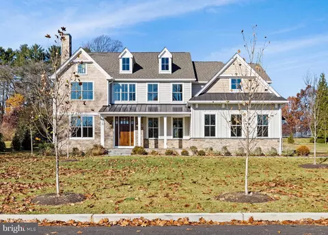 16 Fariston Rd, Wayne, PA 19087