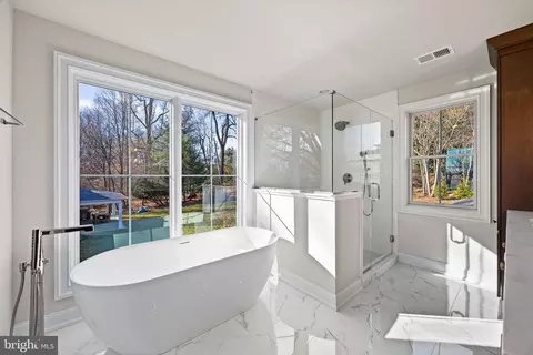 Bath - 16 Fariston Rd, Wayne, PA 19087 photo 3 of 11