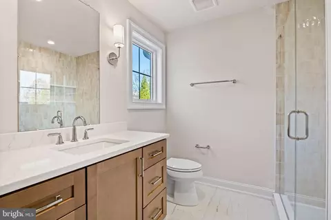 Bath - 16 Fariston Rd, Wayne, PA 19087 photo 10 of 11