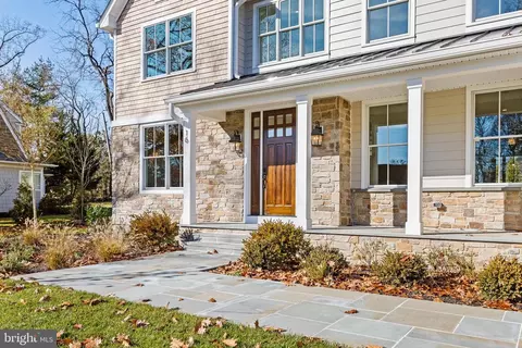 Exterior - 16 Fariston Rd, Wayne, PA 19087 photo 5 of 16