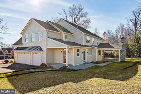 Exterior - 16 Fariston Rd, Wayne, PA 19087 photo 14 of 16