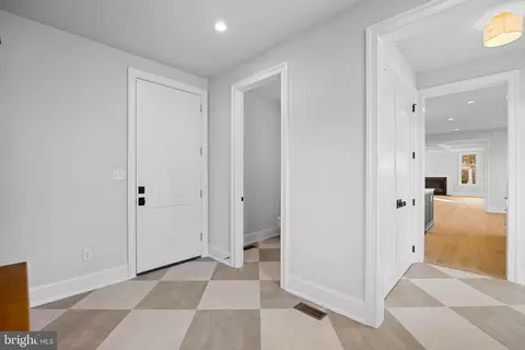Entry Way - 16 Fariston Rd, Wayne, PA 19087 photo 12 of 30