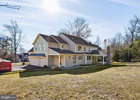 Exterior - 16 Fariston Rd, Wayne, PA 19087 photo 15 of 16