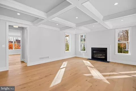 Living - 16 Fariston Rd, Wayne, PA 19087 photo 6 of 12