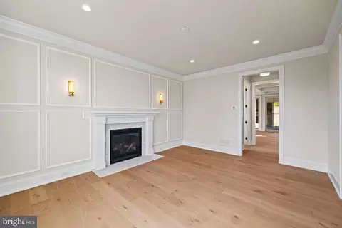 Living - 16 Fariston Rd, Wayne, PA 19087 photo 3 of 12