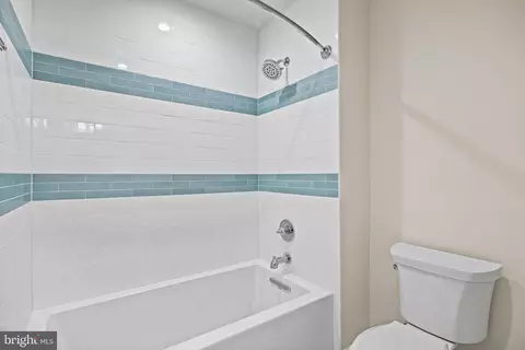 Bath - 16 Fariston Rd, Wayne, PA 19087 photo 9 of 11