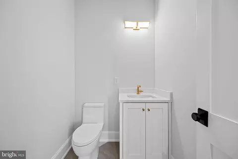 Entry Way - 16 Fariston Rd, Wayne, PA 19087 photo 15 of 30