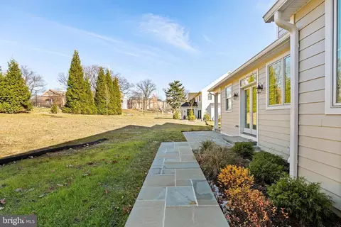 Exterior - 16 Fariston Rd, Wayne, PA 19087 photo 12 of 16