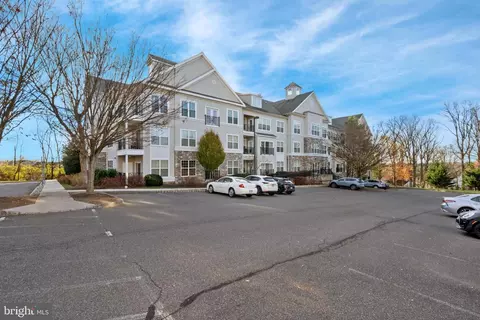 6107 Lydia Hollow Dr, Glen Mills, PA 19342