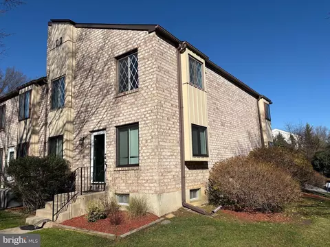 5200 Dd18 Hilltop Dr #477, Brookhaven, PA 19015