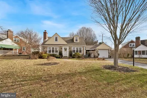 145 Merrybrook Dr, Havertown, PA 19083