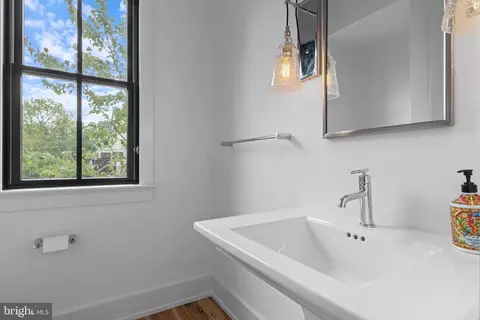 Bath - 207 Willow Ave, Wayne, PA 19087 photo 1 of 5