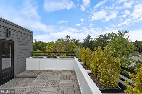 Exterior - 207 Willow Ave, Wayne, PA 19087 photo 6 of 7