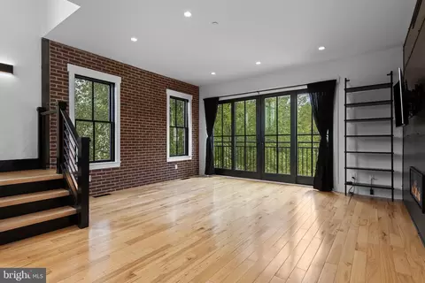 Living - 207 Willow Ave, Wayne, PA 19087 photo 3 of 5