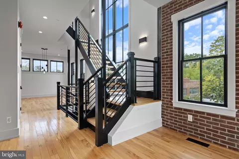 Entry Way - 207 Willow Ave, Wayne, PA 19087 photo 3 of 4