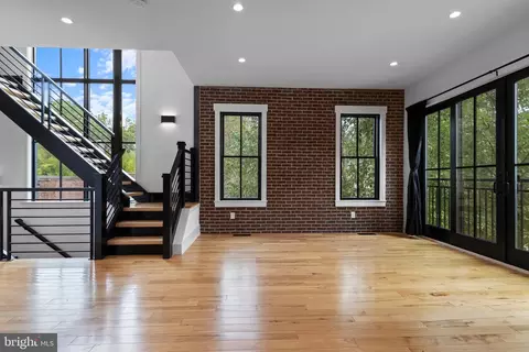 Living - 207 Willow Ave, Wayne, PA 19087 photo 4 of 5