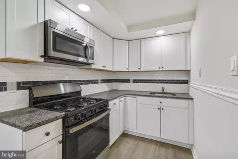 1246 Wycombe Ave, Darby, PA 19023